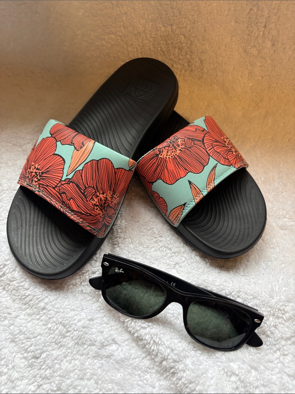 Reef Black Textured Slide with Embossed Logo